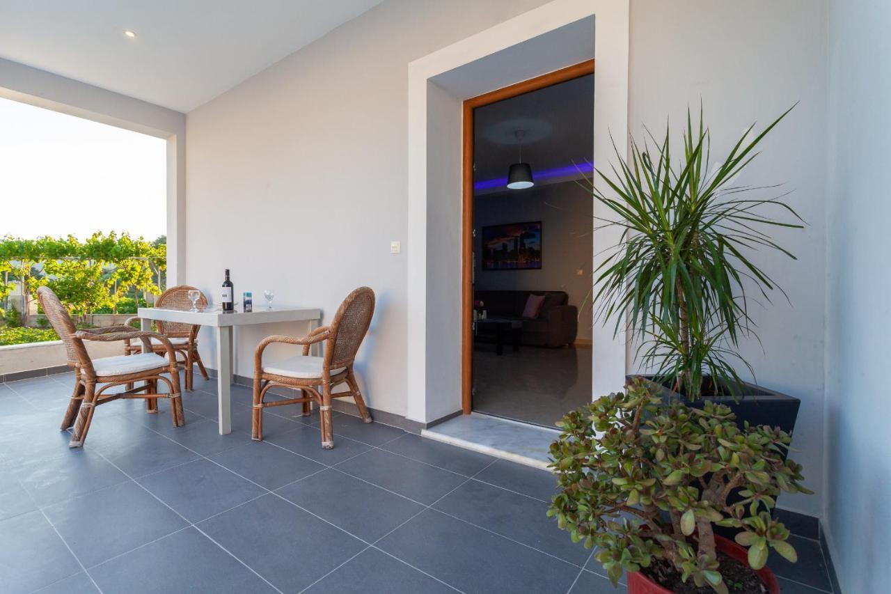Garden House Apartment Kremasti  Luaran gambar